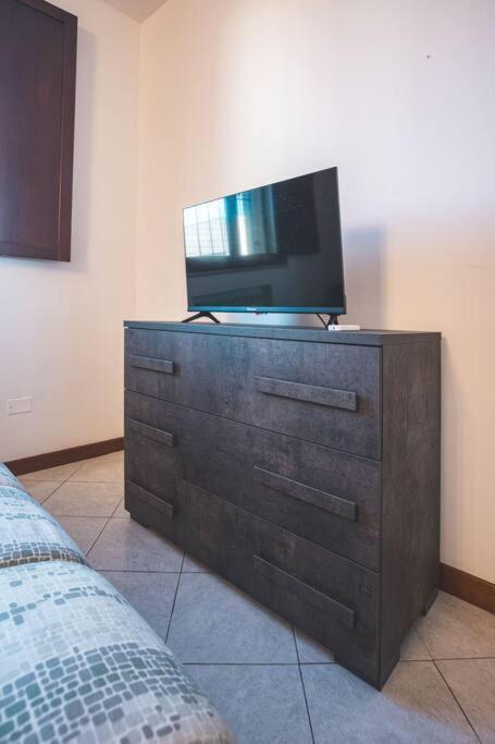 La Corte Apartment Monza - Milano + Free Wi-Fi Лисоне Екстериор снимка