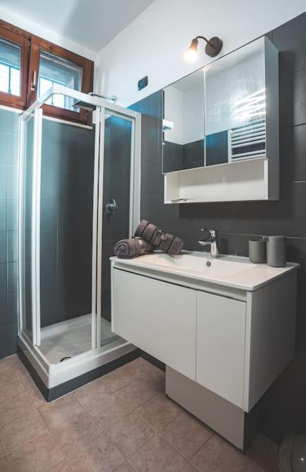 La Corte Apartment Monza - Milano + Free Wi-Fi Лисоне Екстериор снимка